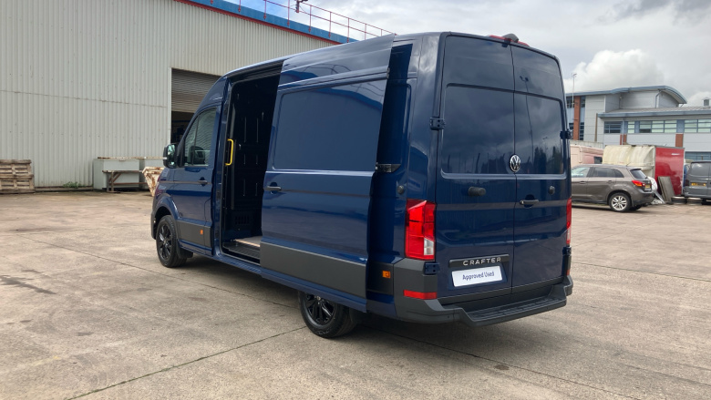 Volkswagen Crafter Cr35 Mwb Diesel 4Motion 2.0 TDI 177PS Commerce Plus Low Roof Van Auto